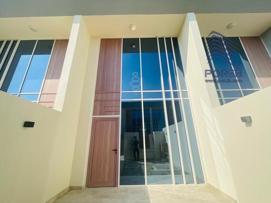 1 BR Loft Type Townhouse w/ Private Gate